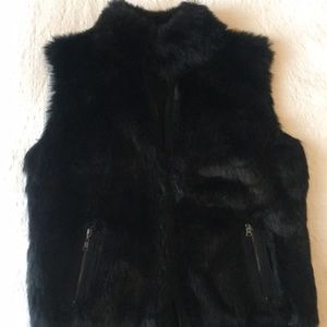 Black faux fur vest with zipper & pockets